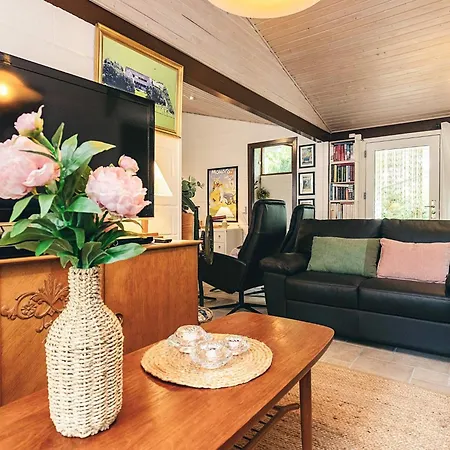 2 Person In Vakantiehuis Grenå